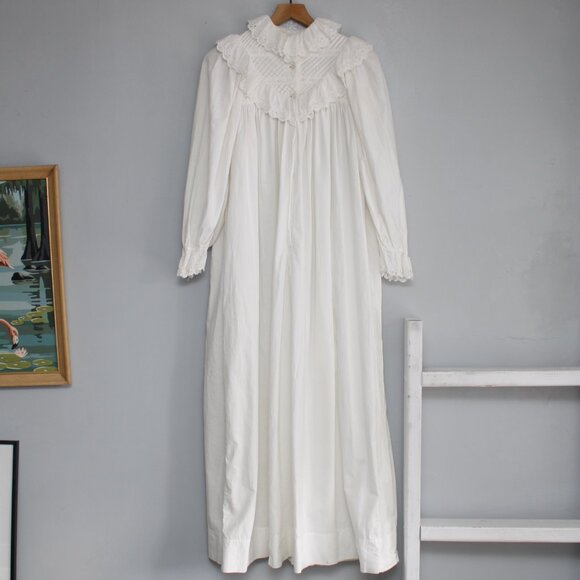 Vintage Other - Vintage Women's White Cotton Ruffle Collar Cuffs Victorian Nightgown S/M